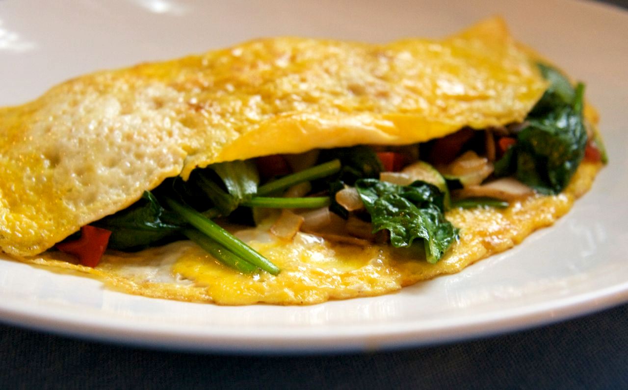 Omelette with spinach and feta cheese - Recipes from the best