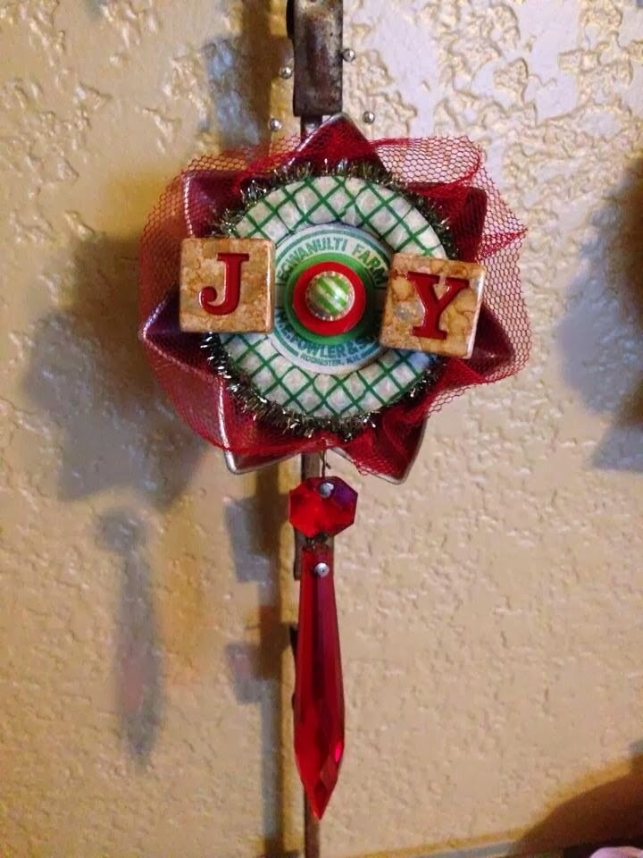 Two Mad Dahlias Tart tin ornaments