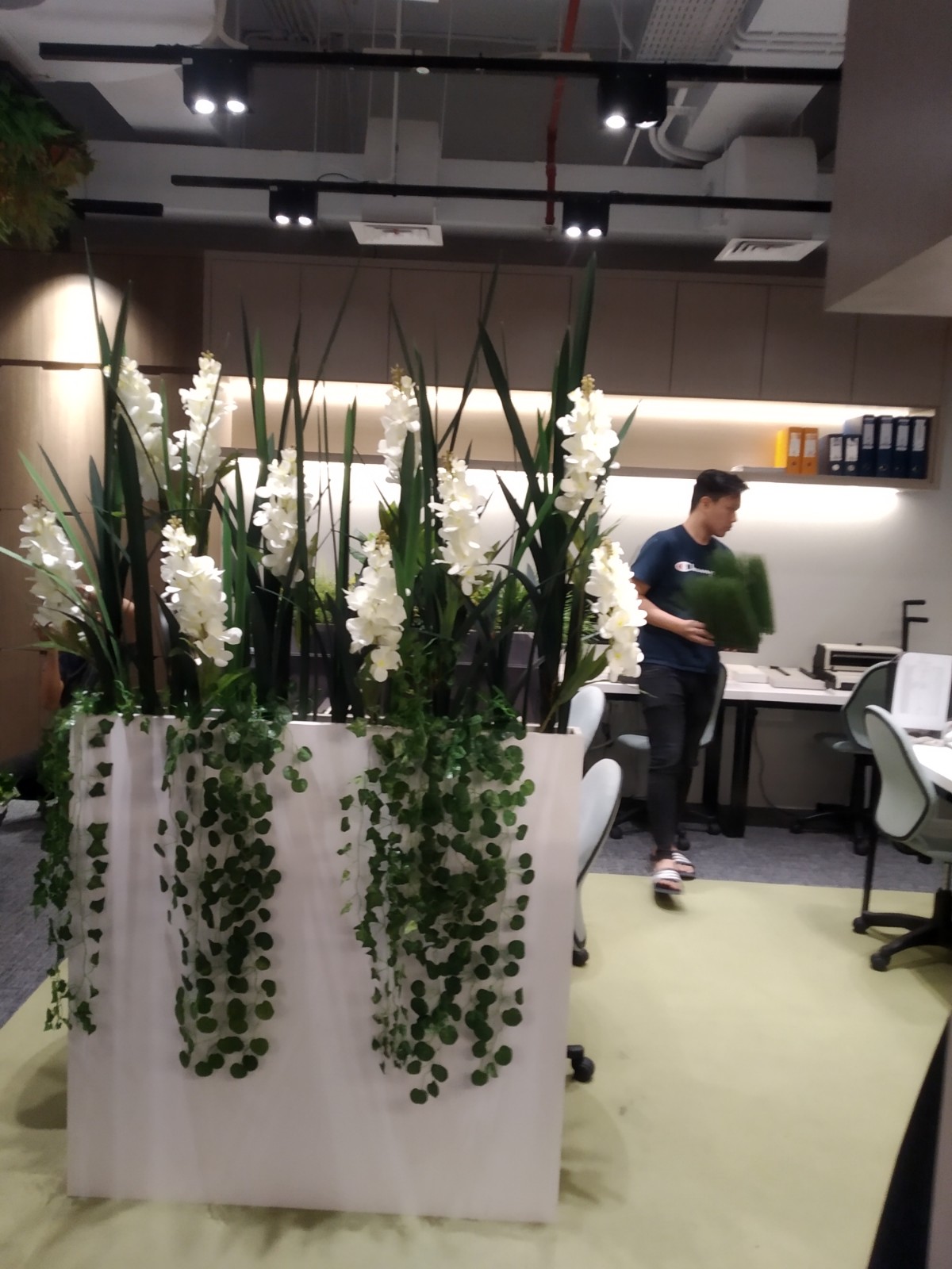 DEKORASI DI KANTOR / OFFICE