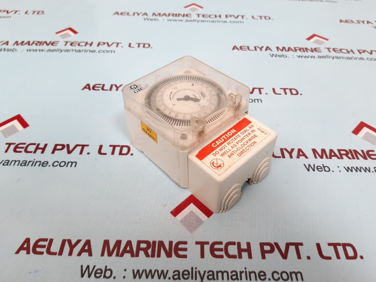 GIC QT (DAILY) ANALOG TIME SWITCH FM/1 QUARTZ Aeliya Marine
