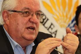 Fernando Cordero renuncia al ministerio de Defensa ferando cordero renuncia ministerio defensa