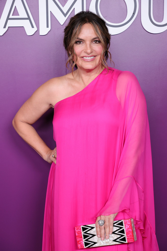 All Things Law And Order Mariska Hargitay Honored As 2021 Glamour Women Of The Year Photos 