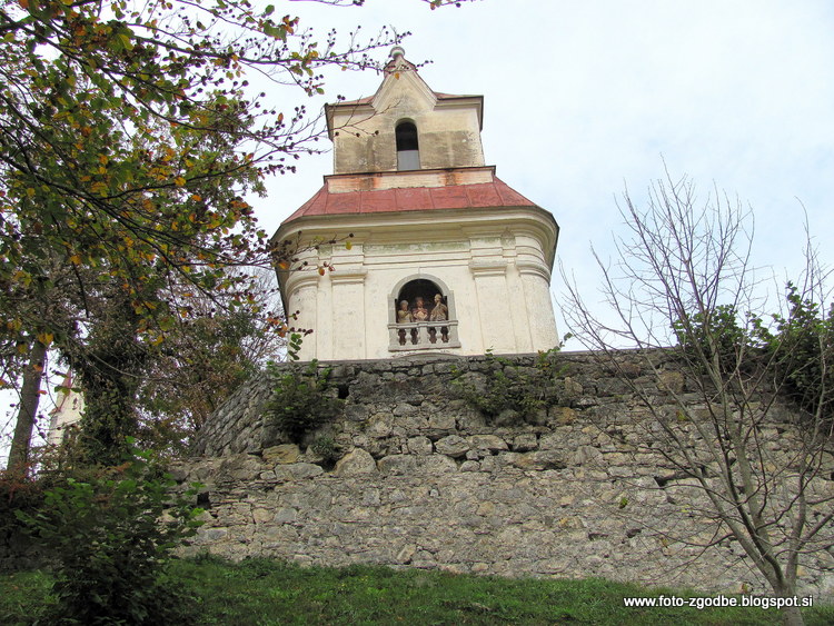 Žalostna gora nad Mokronogom, cerkev Žalostne Matere božje, svete stopnice Slovenija, Dolenjska