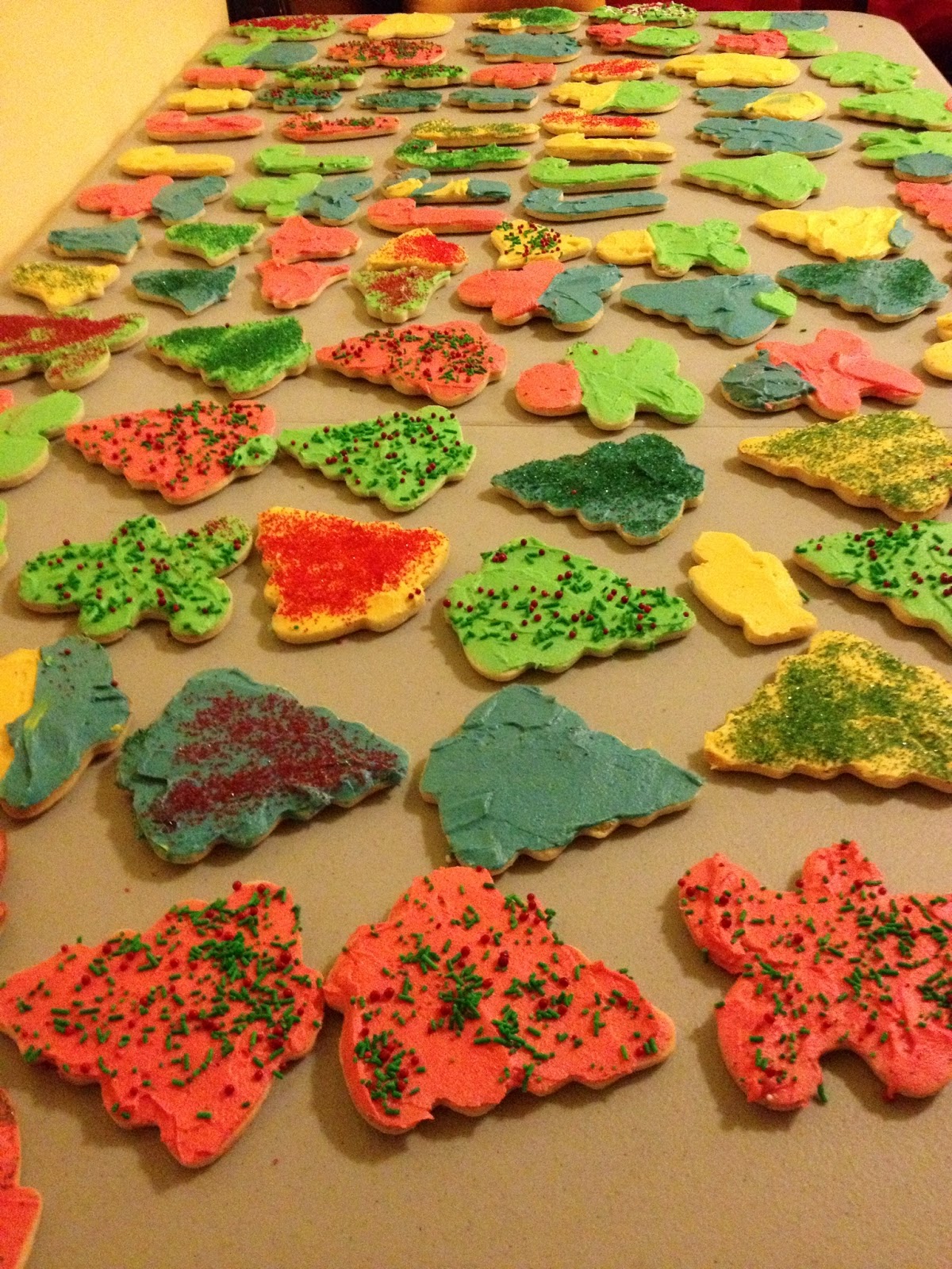 Rachelle Is...: Best Christmas Cut-Out Cookies!