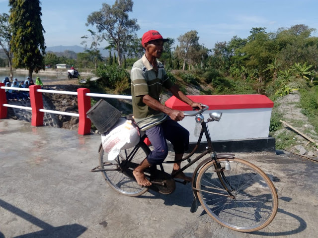 Kini Riyanto Sangat Mudah Untuk Angkut Pupuk Ke Sawahnya