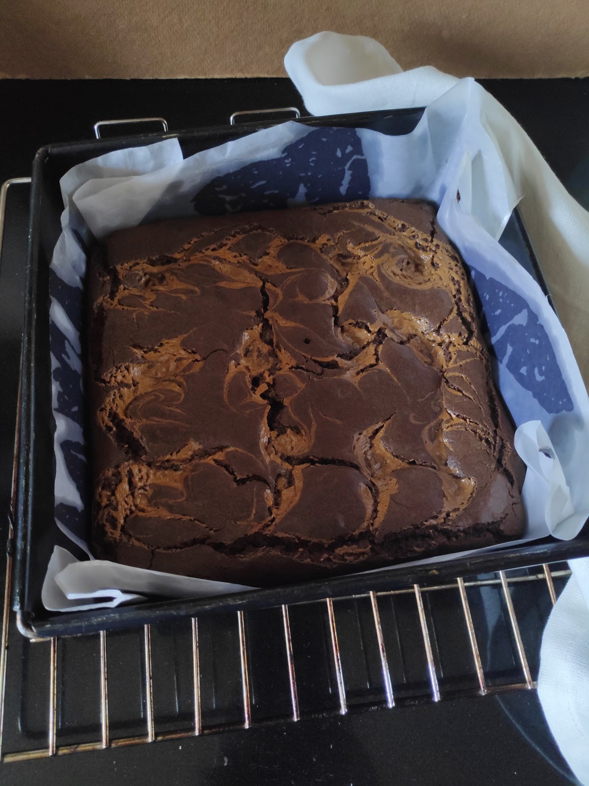 Easycooking Eggless Chocolate Brownies with Pralines and Caramel Sauce