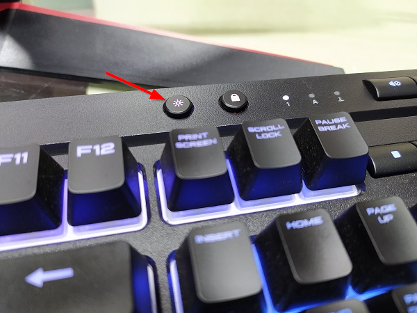 Как включить или выключить светодиодную клавиатуру?
