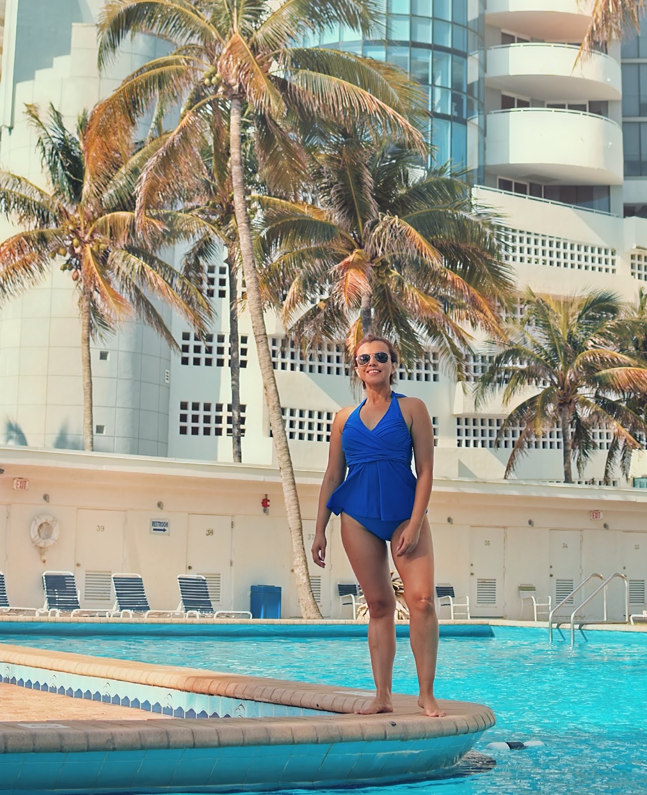 Royal Blue Ruched Swing Halter Tankini Set -dia de piscina en el paraiso-mariestilo-miamibeach-south beach-bikini-fashionblogger-travelblogger-lookbook-armandhugon-dcblogger-modaelsalvador-ootd-
