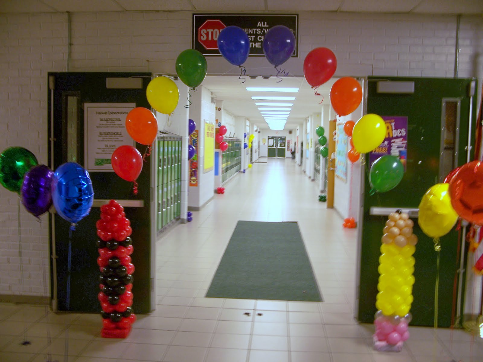 Fun, Elegant & Creative Balloon Decor Back to School!