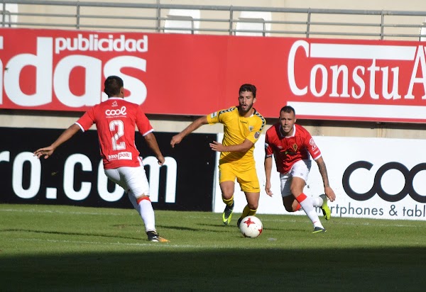 El Marbella se vuelve de vacío de su visita al campo del Real Murcia (3-0)
