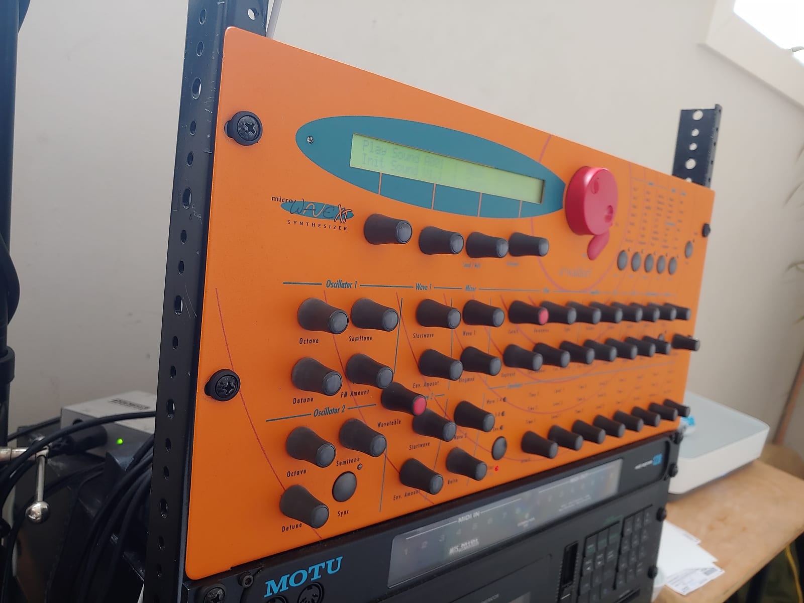 MATRIXSYNTH Waldorf Microwave XT w/ rev 3 Board (expandable to 30 voices) sys V2.33 SN 0107305916