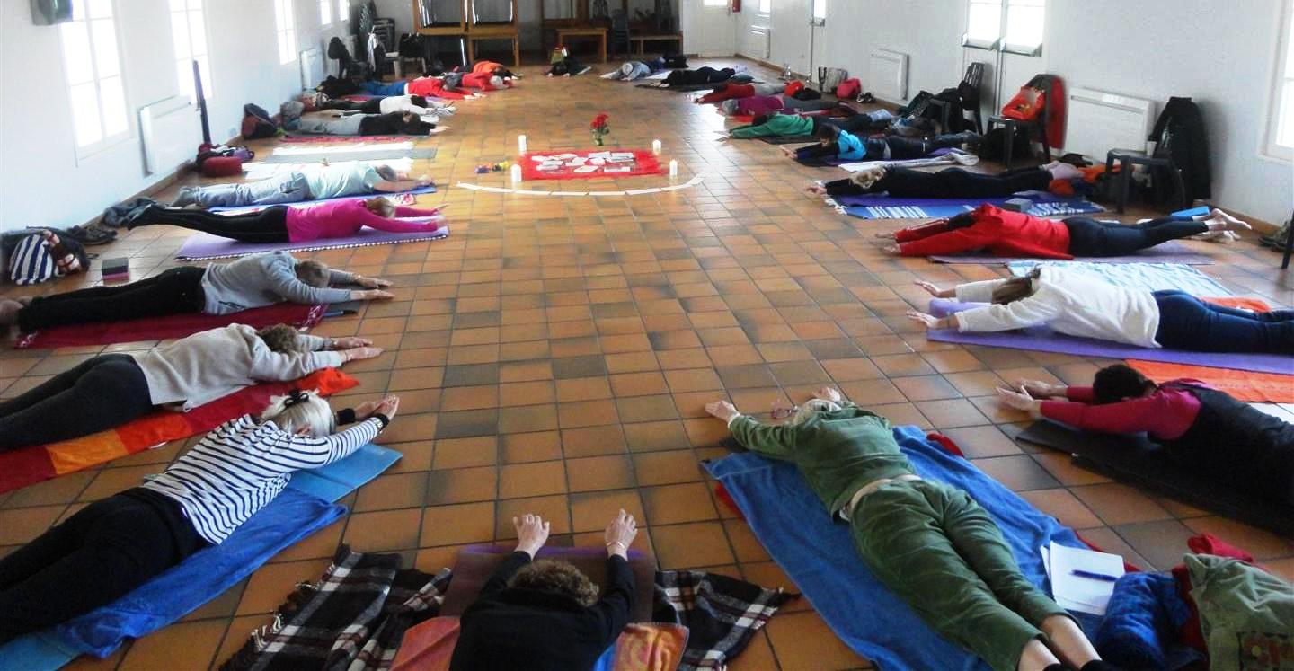 RƩsultat de recherche d'images pour "yoga oye plage"