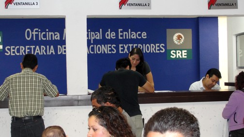 R ORIENTACION Y ATENCIONES BRINDAN AL PUBLICO EN LA