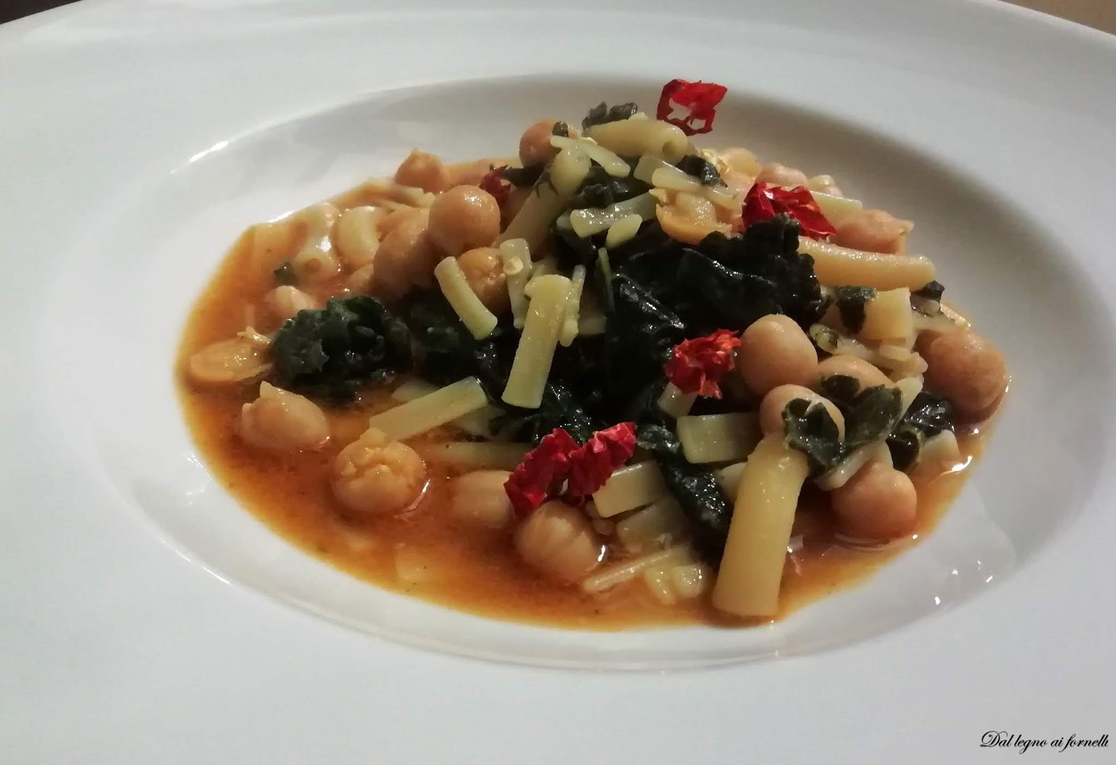 Pasta e ceci con cavolo nero.