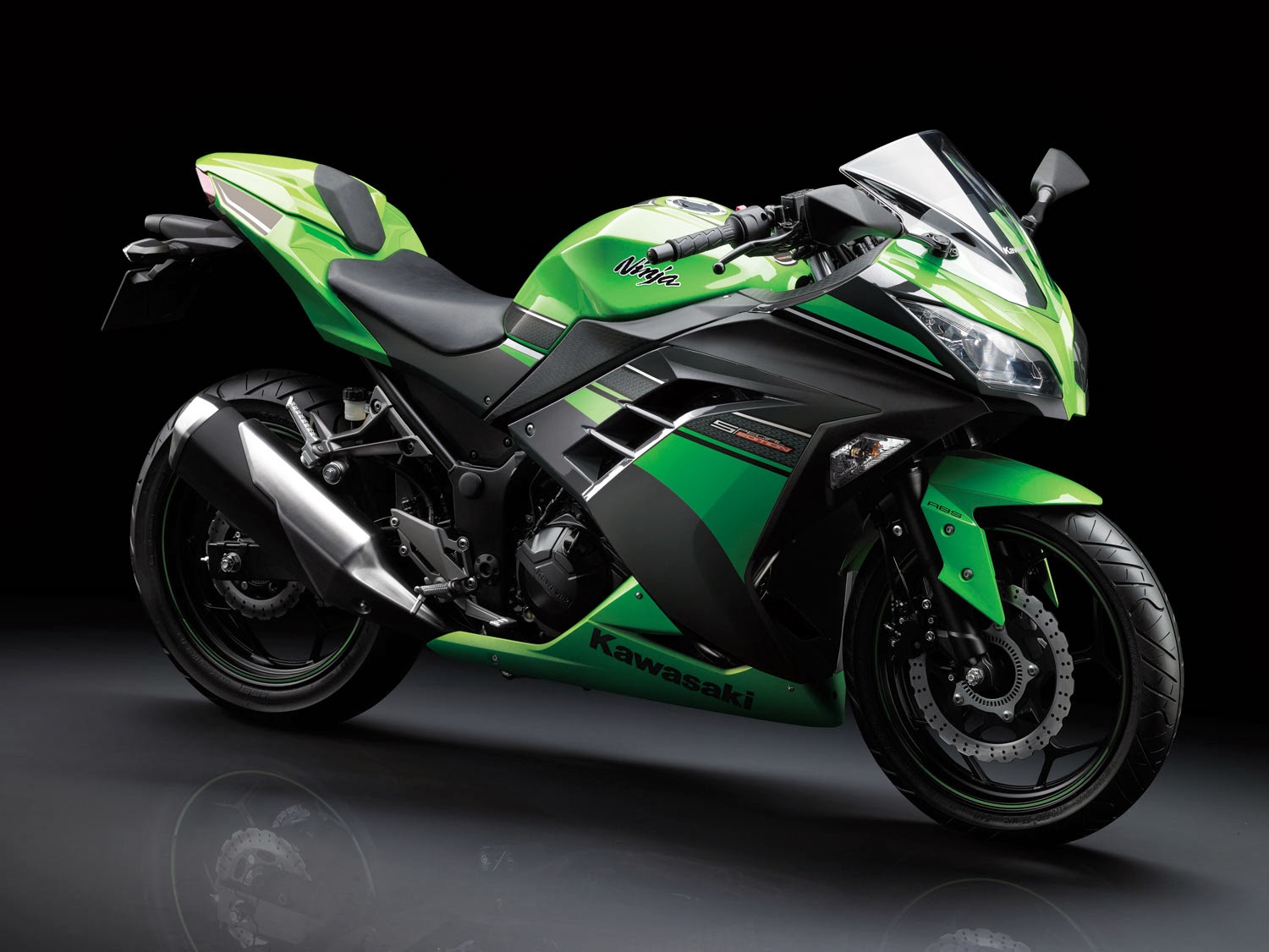 Gambar Modifikasi Motor Kawasaki Ninja 250 SE Hijau