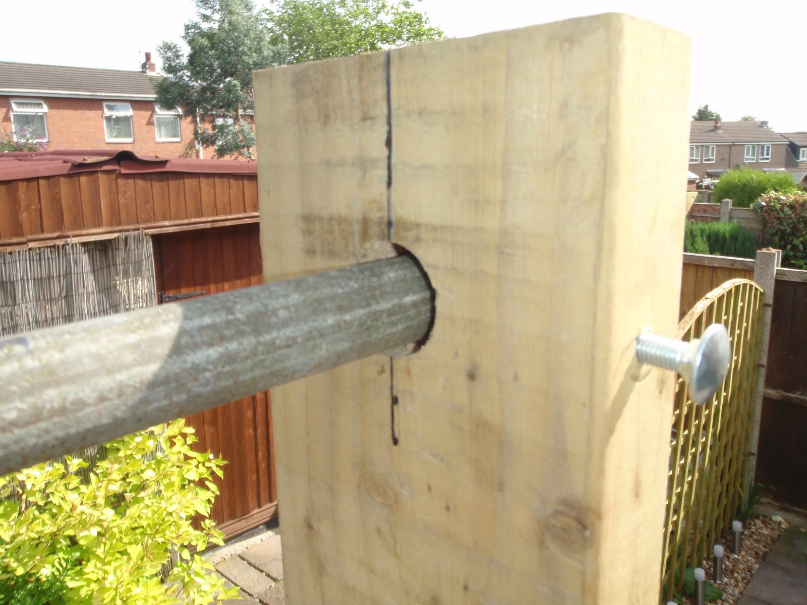 Running Riot Home made chin up bar!