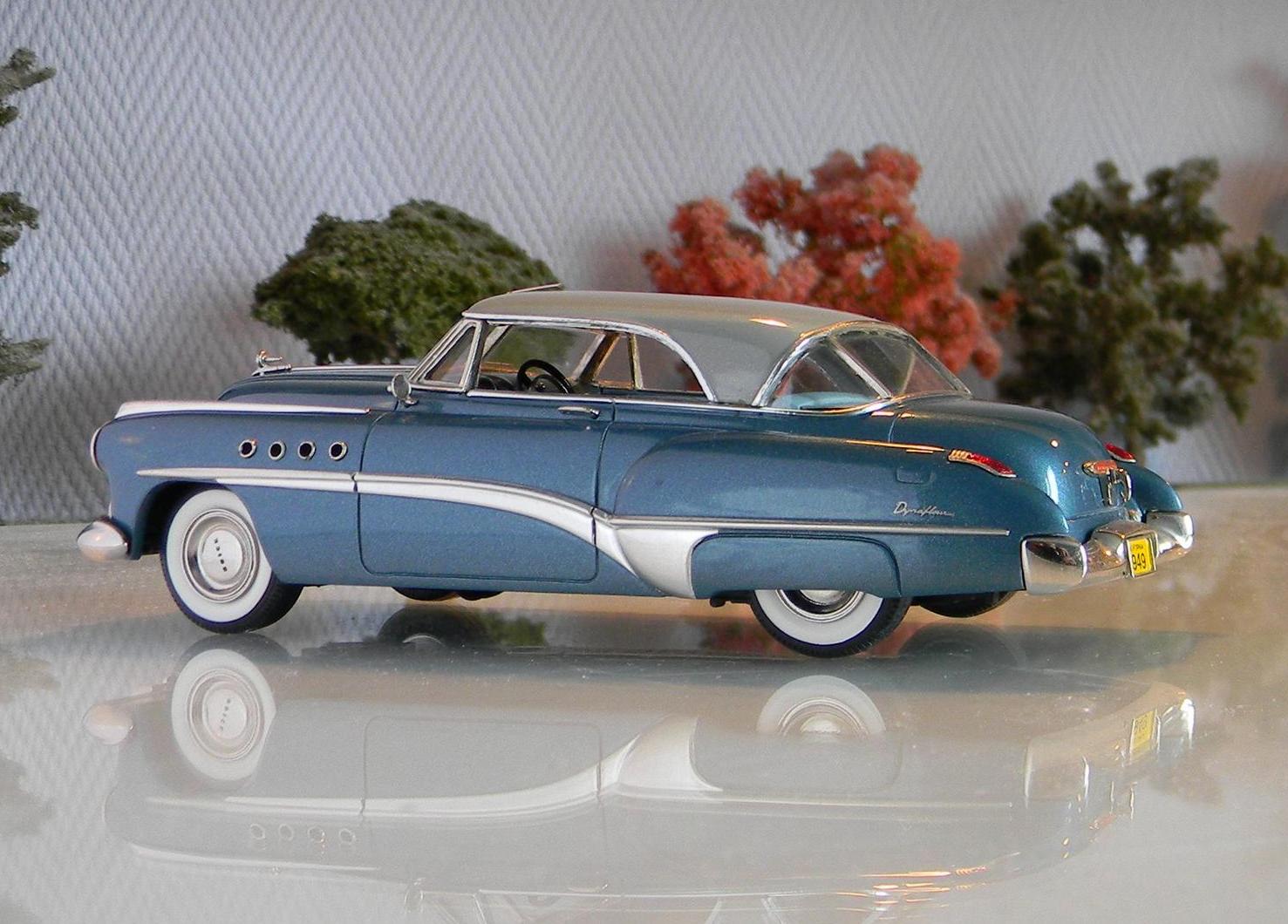 Voitures américaines 1/43 Motor City USA MC26 Buick Riviera 1949 Gray & Blue