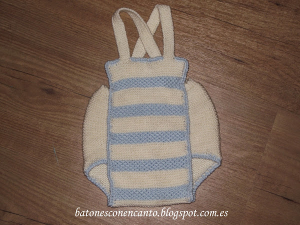 http://batonesconencanto.blogspot.com.es/2015/04/ranita-de-bebe-tejida-con-dos-agujas.html