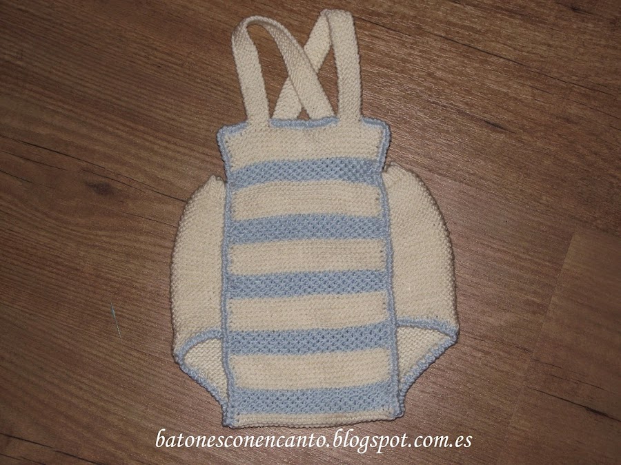 http://batonesconencanto.blogspot.com.es/2015/04/ranita-de-bebe-tejida-con-dos-agujas.html