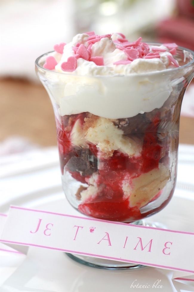 last-minute-valentine-dessert-in-a-french-style-glass-dish