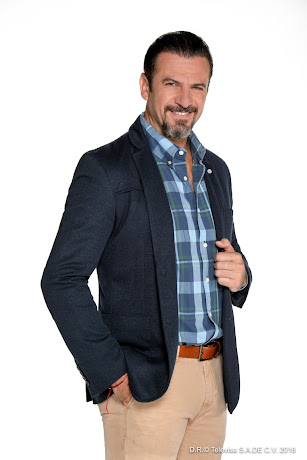 Fotos y personajes de la serie Julia vs Julia 8 alejandro%2Bavila%2B3