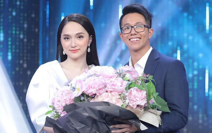 Vì sao chuyện hẹn hò của Hương Giang và CEO gây tranh cãi? Vì sao chuyện hẹn hò của Hương Giang và CEO gây tranh cãi?