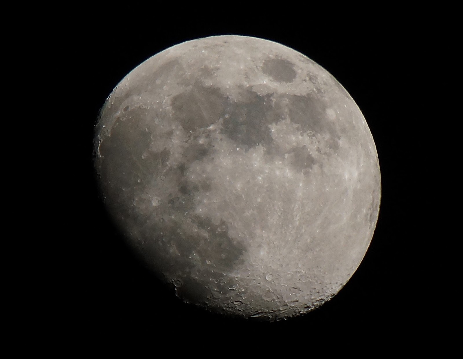 Moon russia. Луна в России. Исследование Луны. La Luna Сириус. Роскосмос фото Луны.