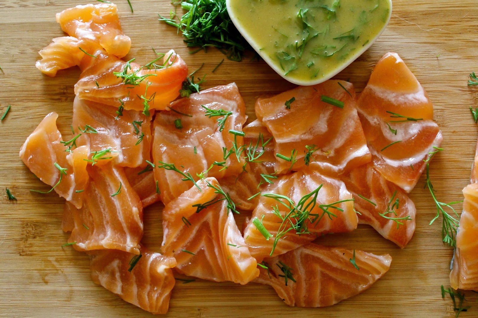 Gravlax de Saumon — Tartines et Champagne