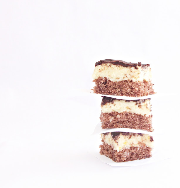 Prăjitură cu cocos şi ciocolată