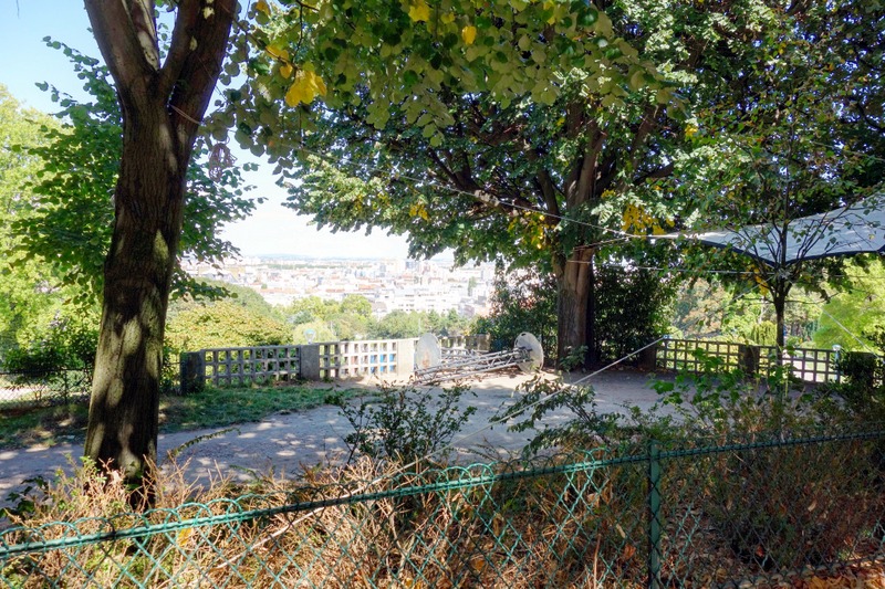 Parc De La Butte Du Chapeau Rouge Paris Paris : Parc de la Butte du Chapeau Rouge, petit frère méconnu du parc