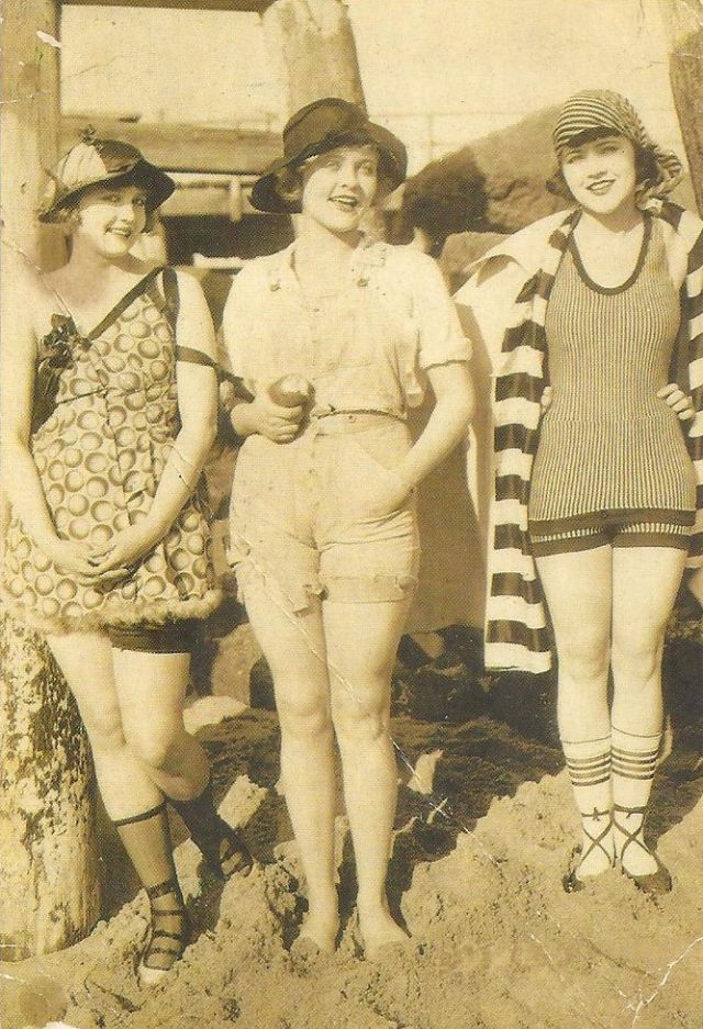 25 Cool Photos Show What Women's Swimsuits Looked Like in the 1920s Vintage Everyday