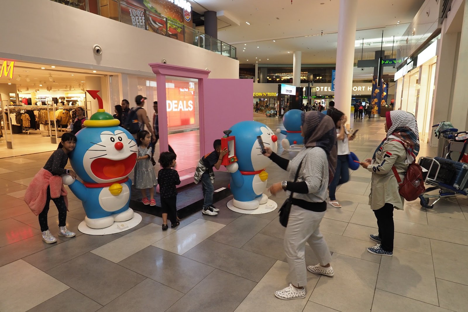 Pelancaran Doraemon Pop Up Store Di Gateway Klia2 level 2, Bermula 11