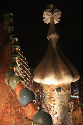Tower and cross which crowns Casa Batlló
