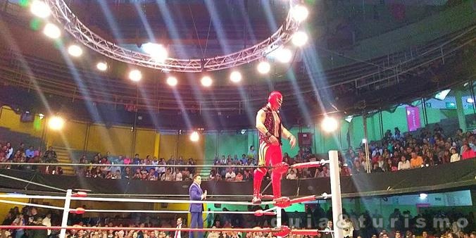 Assistindo a uma Lucha Libre no México - Mundo Sem Fim