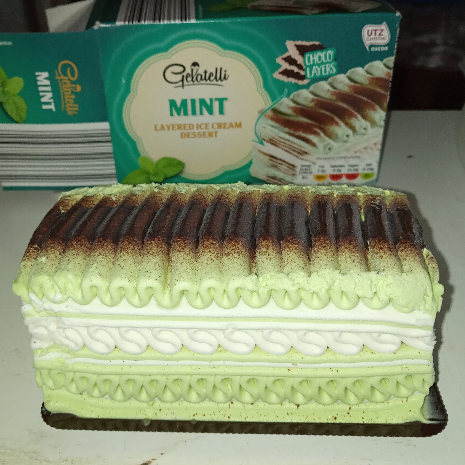 Supersupergirl's Food Reviews [Review] Lidl Gelatelli Mint Layered Ice