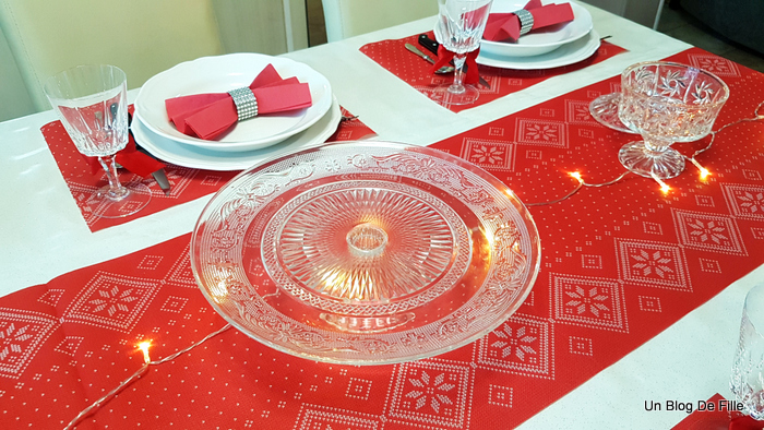 DIY déco : une table de Noël rouge, or et blanc - C by Clemence