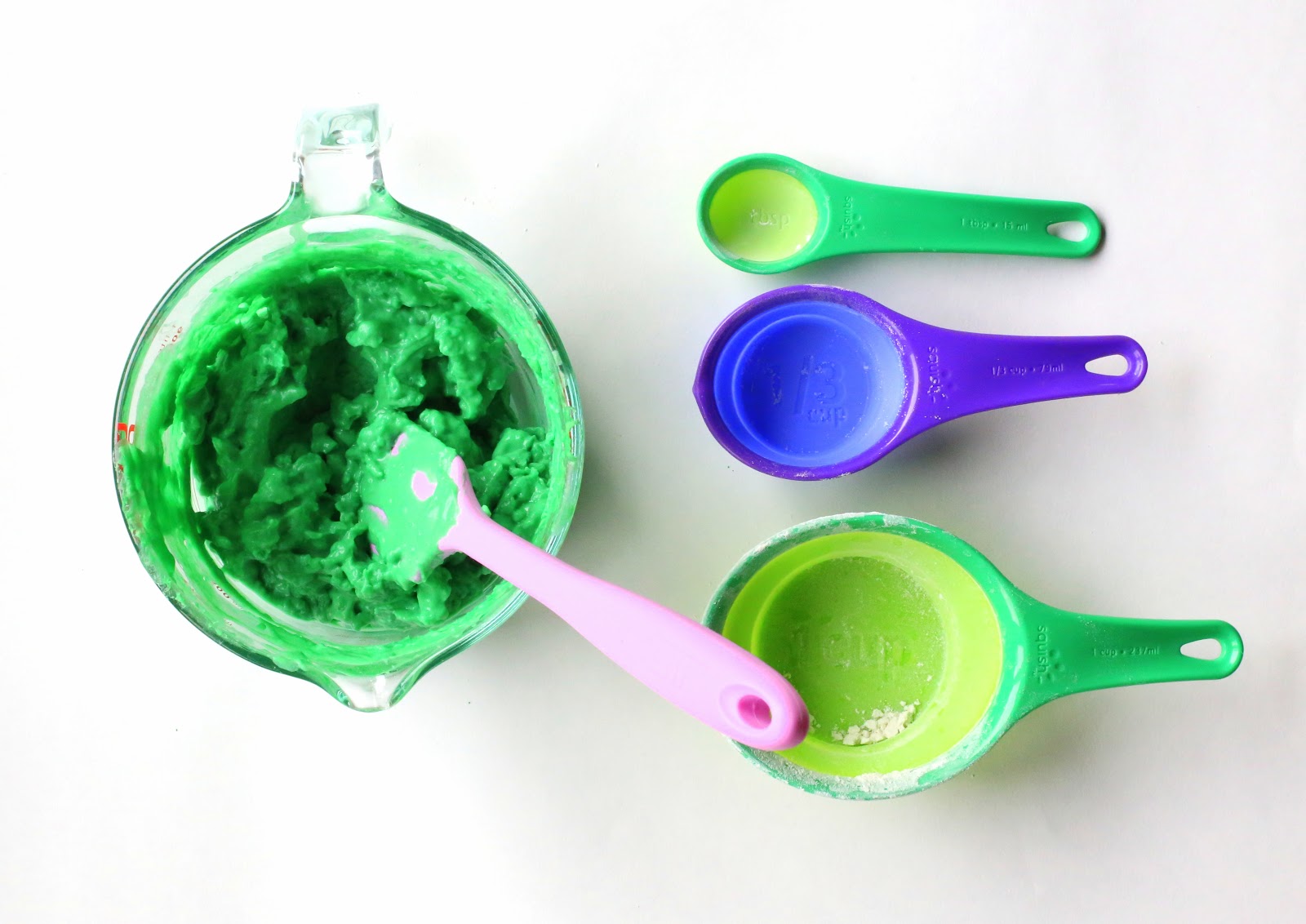 Easiest Ever 5 Minute Microwave Homemade Playdough!