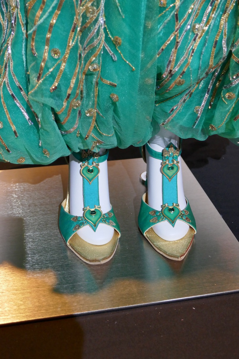 Hollywood Movie Costumes and Props Prince Ali, Princess Jasmine and