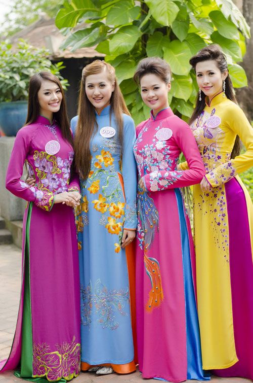 Top 20 Vietnamese Busty Girls Boobs in Traditional Dress | Women ...