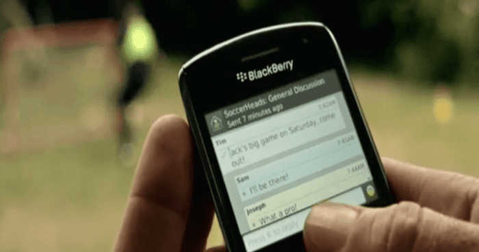 Hati Orang Tua Ini Hancur Setelah Melihat SMS di HP 