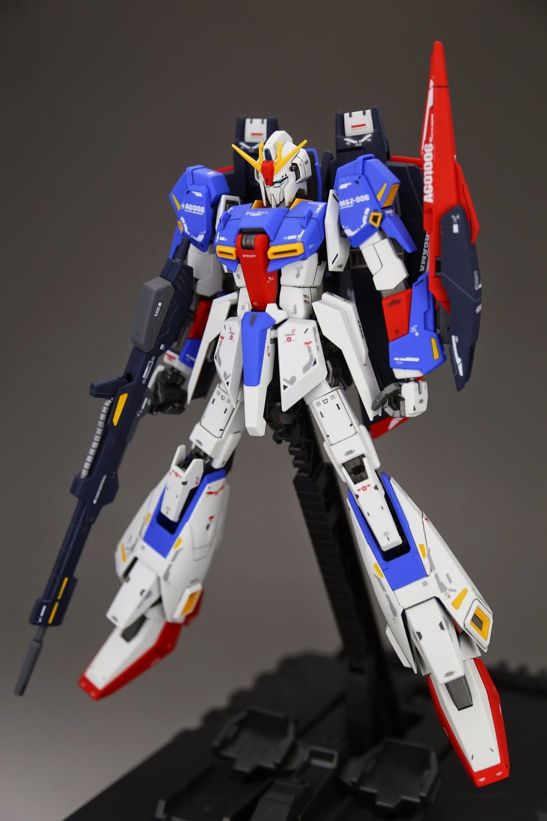 Gundam Family: MG 1/100 MSZ-006 Zeta Gundam v2.0 Painted Build