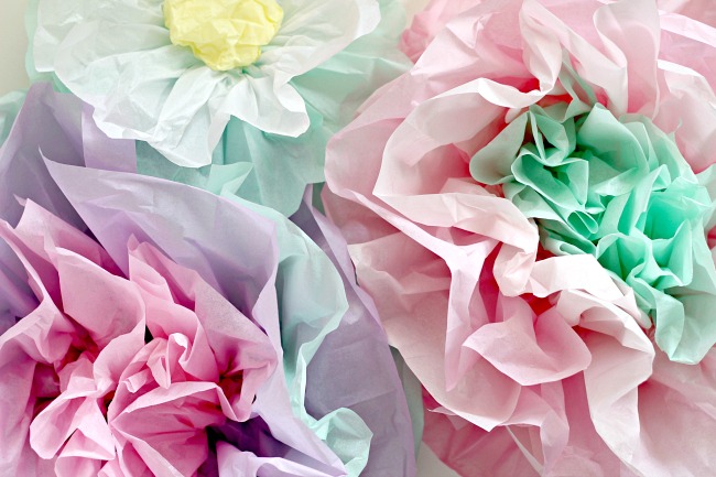 Flowers At Large Tissue Paper, 20 x 30