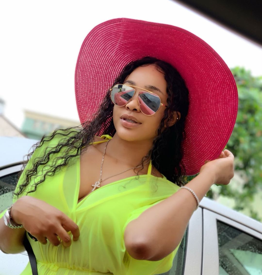 Uche Nwaefuna Biography, Pictures, Husband Married, Surgery, Real Age