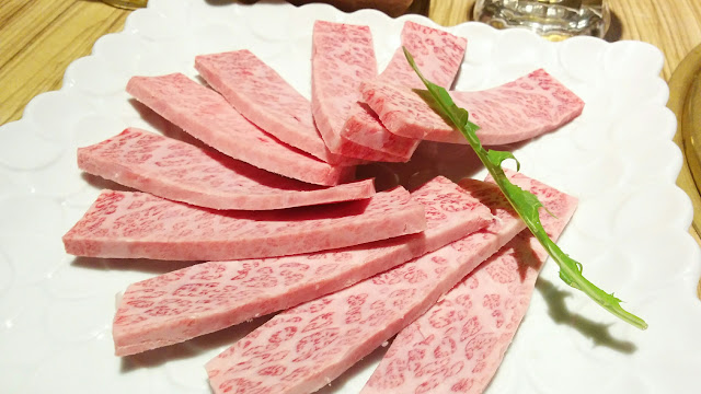 大阪屋の焼き肉カルビ