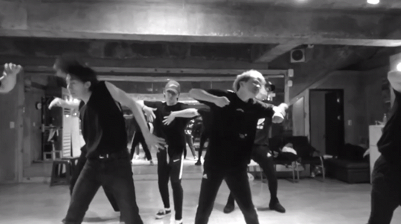 노래도 잘 만드는데 춤선도 괜찮은것 같은 싱어송라이터 | 인스티즈