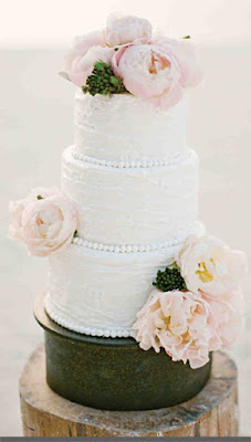 flowers for a wedding cake 