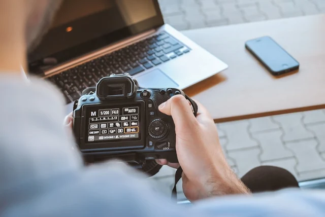 10 Best Vlogging Cameras (2023 Reviewed)