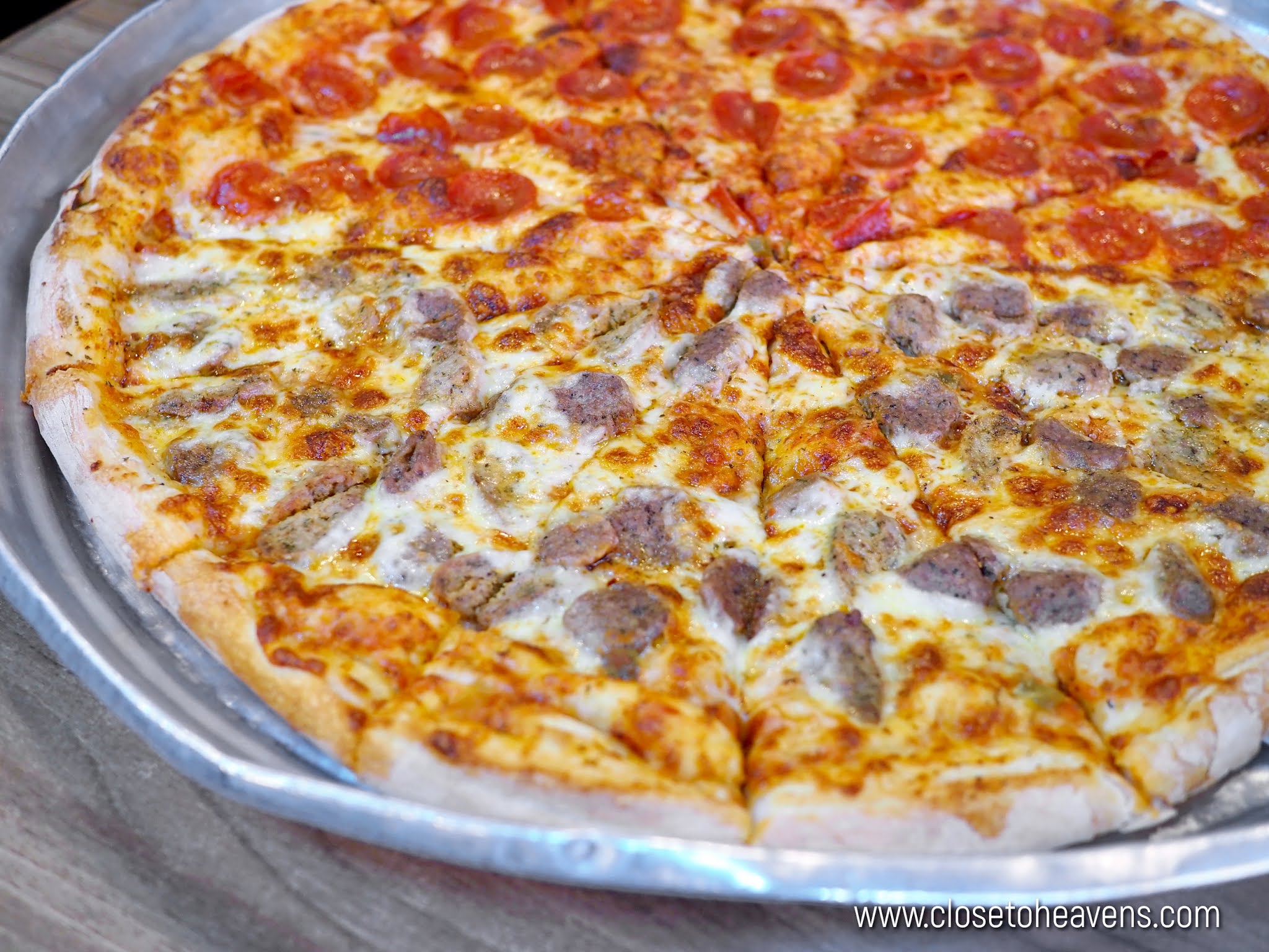 New York Pizza House Pattaya พิซซ่าขนาดยักษ์ 21"