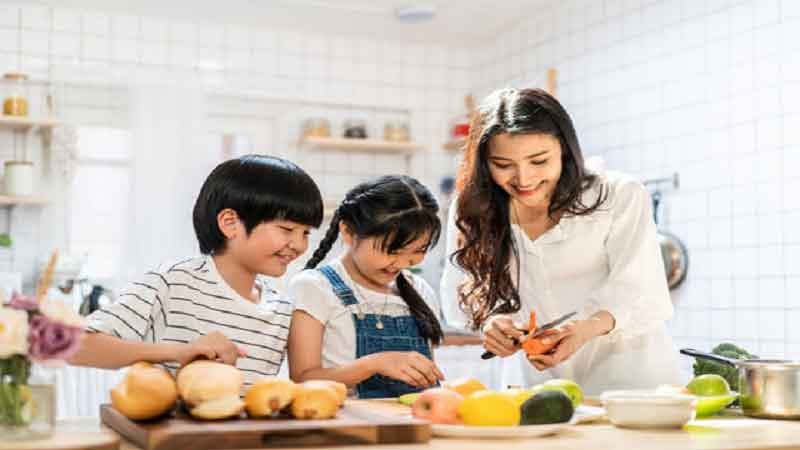 5 Tips Memasak Bersama Anak Paling Aman, Nyaman dan Menyenangkan