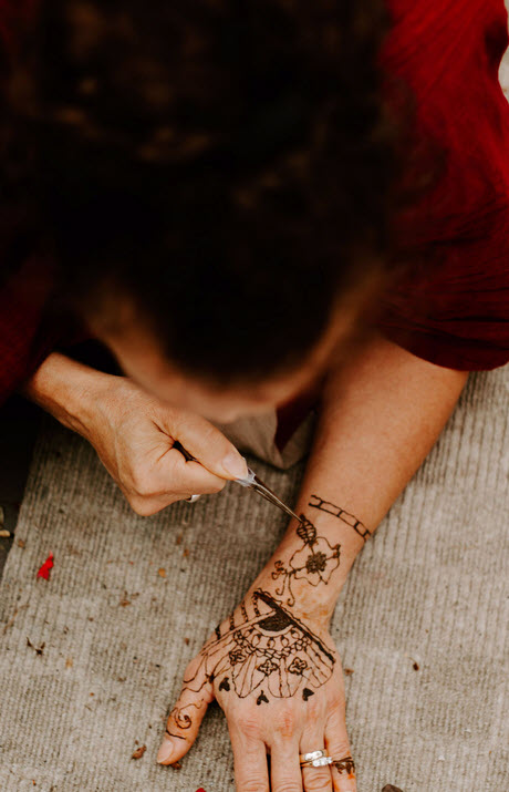 Behind the Veil:: Henna Bible Story - Every Womans Story